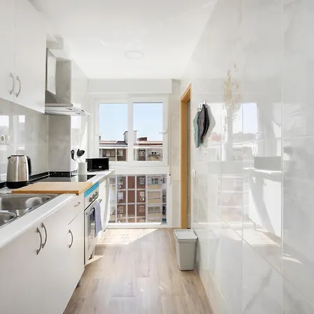 Apartment Amazing 3bdr In Cornella 1 Mins From Metro *